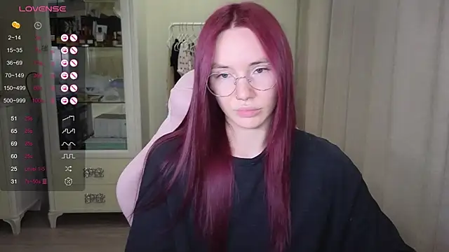 Snapshot of littlevildevil chatting on September 9, 11:10 am littlevildevil online show from September 9, 11:10 am