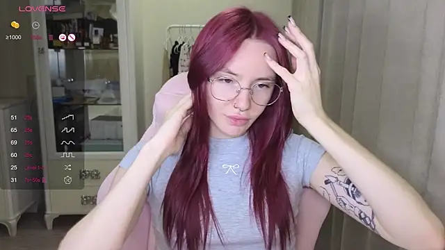 Snapshot of littlevildevil chatting on September 12, 11:54 am littlevildevil online show from September 12, 11:54 am