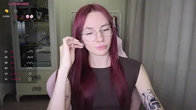 Snapshot of littlevildevil chatting on September 16, 11:11 am littlevildevil online show from September 16, 11:11 am