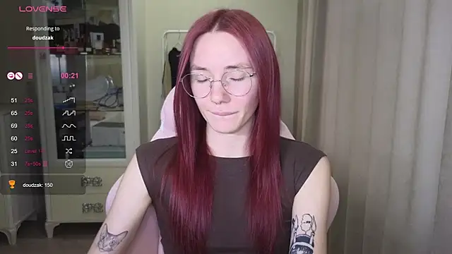 Snapshot of littlevildevil chatting on September 19, 11:00 am littlevildevil online show from September 19, 11:00 am