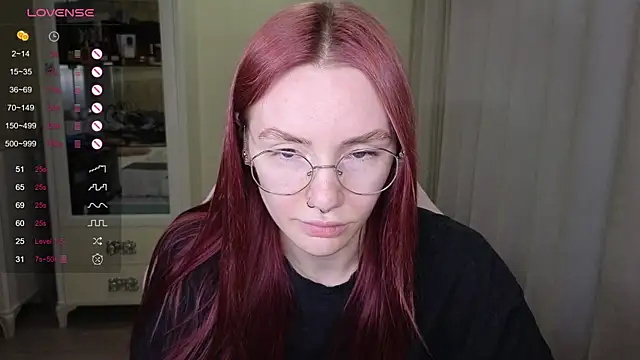 Snapshot of littlevildevil chatting on September 30, 11:04 am littlevildevil online show from September 30, 11:04 am