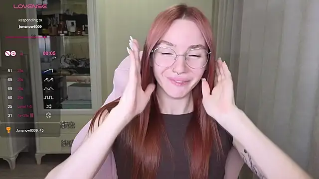 Snapshot of littlevildevil chatting on October 3, 11:07 am littlevildevil online show from October 3, 11:07 am