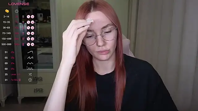 Snapshot of littlevildevil chatting on October 4, 10:57 am littlevildevil online show from October 4, 10:57 am