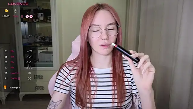 Snapshot of littlevildevil chatting on October 12, 11:09 am littlevildevil online show from October 12, 11:09 am