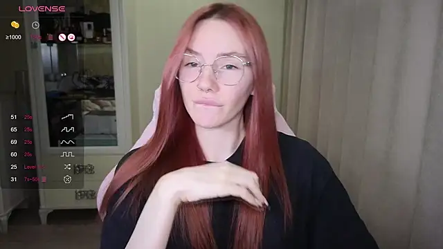 Snapshot of littlevildevil chatting on October 15, 10:59 am littlevildevil online show from October 15, 10:59 am