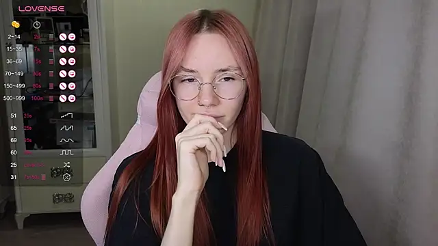 Snapshot of littlevildevil chatting on November 1, 10:28 am littlevildevil online show from November 1, 10:28 am