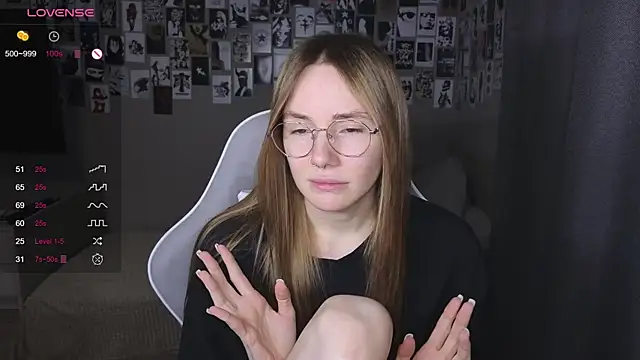 littlevildevil online show from March 31, 11:10 am