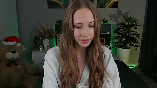 AlexaHarmon online show from December 14, 5:03 pm
