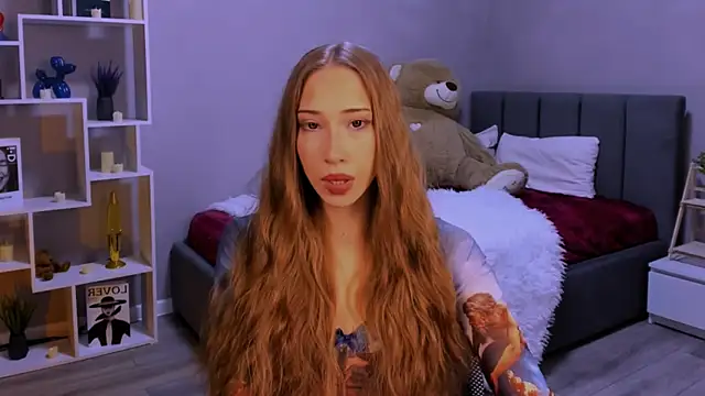 Snapshot of AlexaHarmon chatting on November 20, 6:24 am AlexaHarmon online show from November 20, 6:24 am