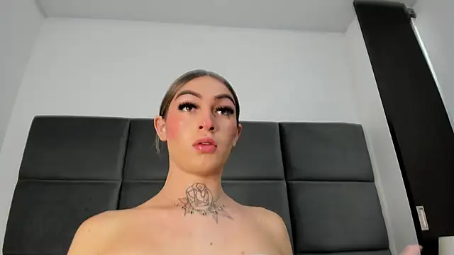 Snapshot of Lizz_Luna chatting on September 11, 2:28 pm Lizz Luna online show from September 11, 2:28 pm