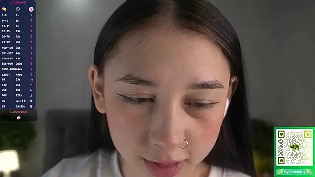 AislyEmbury online show from February 6, 4:50 am