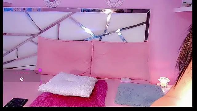 Snapshot of Valery_Sophiia chatting on December 20, 9:00 am Valery Sophiia online show from December 20, 9:00 am