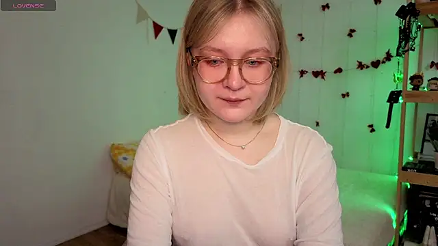 Snapshot of leazy_peazy chatting on May 2, 5:12 am leazy peazy online show from May 2, 5:12 am