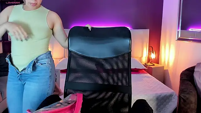 VickyBuunny online show from January 7, 2:41 pm