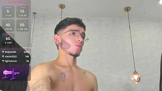 Ian Castillo  online show from February 12, 5:26 pm