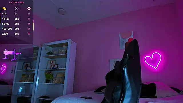 Ian Castillo  online show from March 4, 11:19 am