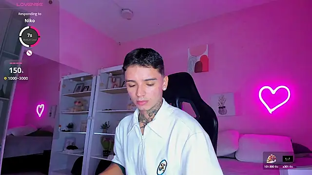 Ian Castillo  online show from September 10, 11:21 am