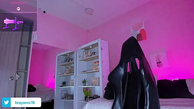 Ian Castillo  online show from September 29, 11:15 am