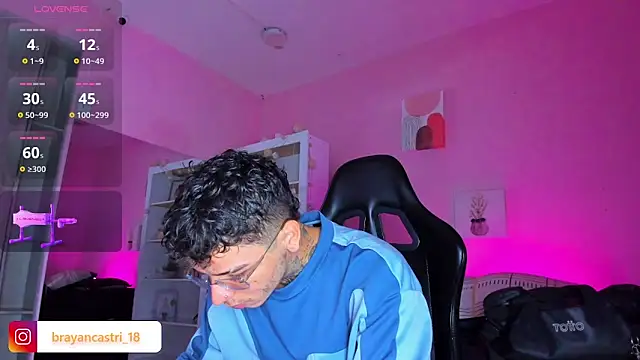 Ian Castillo  online show from November 10, 11:20 am