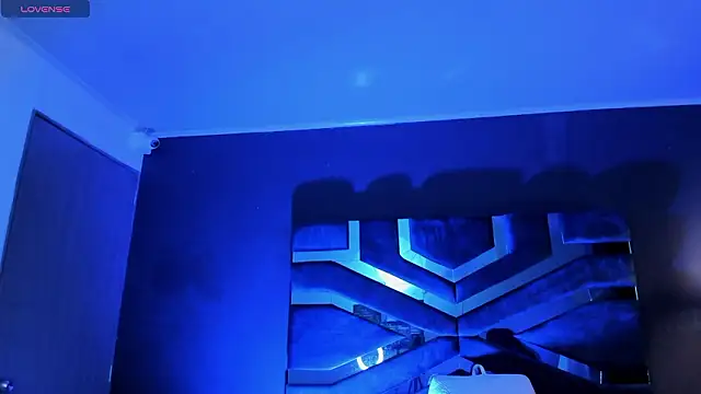 Ian Castillo  online show from February 13, 11:56 pm