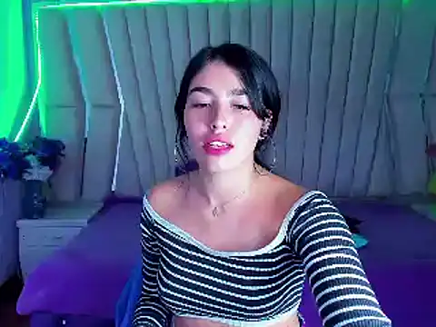 Mia Charlothe online show from December 13, 7:25 am