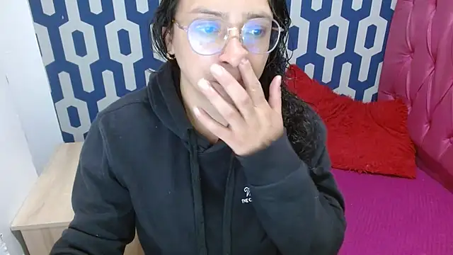 sarax ximena online show from November 10, 9:30 am