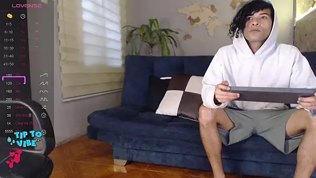 Aaron Jassell1 online show from February 15, 1:27 pm