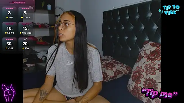 AntonellaAndNoah online show from February 6, 3:48 am