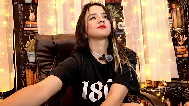 julietta   jackson online show from May 26, 9:33 pm