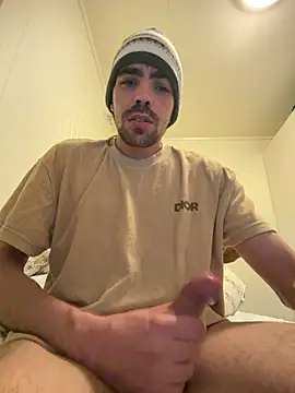 Snapshot of wolfwhite95 chatting on April 2, 9:45 pm wolfwhite95 online show from April 2, 9:45 pm