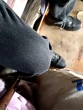 Snapshot of rayhot69 chatting on February 3, 6:13 pm rayhot69 online show from February 3, 6:13 pm