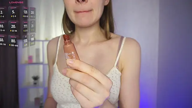 Snapshot of Azure_eyes chatting on February 9, 5:33 am Azure eyes online show from February 9, 5:33 am