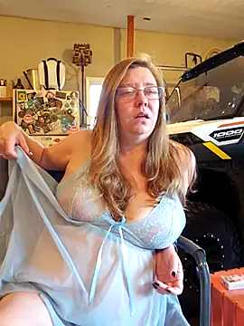 MsShelby40 online show from October 5, 9:24 pm