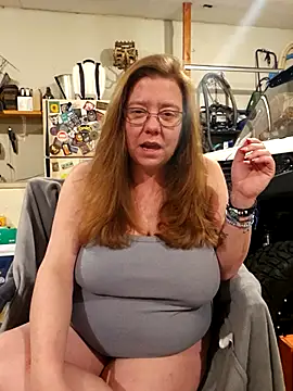 Snapshot of MsShelby40 chatting on February 17, 11:55 pm MsShelby40 online show from February 17, 11:55 pm