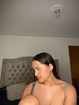 Snapshot of MollySanders___ chatting on February 8, 10:51 pm MollySanders online show from February 8, 10:51 pm