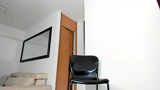 Snapshot of smit_hot_sr chatting on April 19, 4:50 pm smit hot sr online show from April 19, 4:50 pm