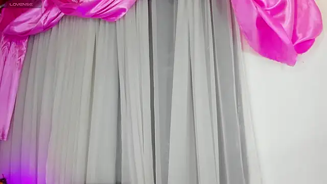 sophie pariss online show from December 23, 2:56 am