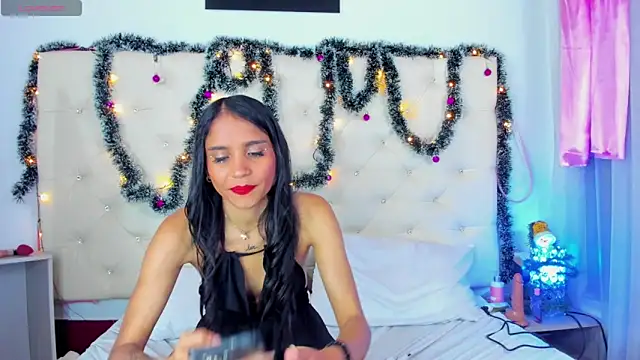 sophie pariss online show from December 24, 7:39 am