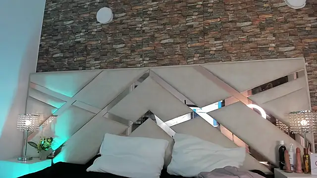 sophie pariss online show from November 29, 3:31 am