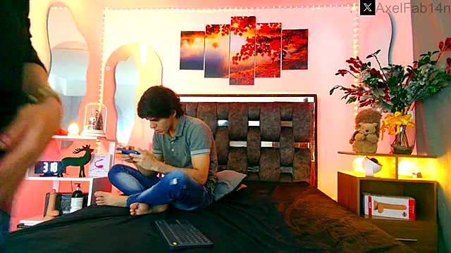 Snapshot of Alex_and_Fabian chatting on December 16, 9:41 pm Alex and Fabian online show from December 16, 9:41 pm