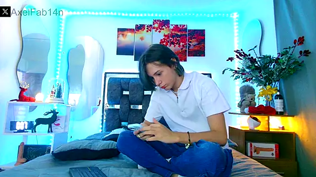 Snapshot of Alex_and_Fabian chatting on December 25, 6:19 pm Alex and Fabian online show from December 25, 6:19 pm