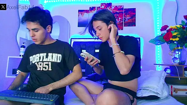 Snapshot of Alex_and_Fabian chatting on January 23, 10:22 pm Alex and Fabian online show from January 23, 10:22 pm