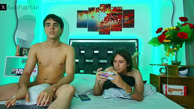 Snapshot of Alex_and_Fabian chatting on January 28, 9:50 pm Alex and Fabian online show from January 28, 9:50 pm