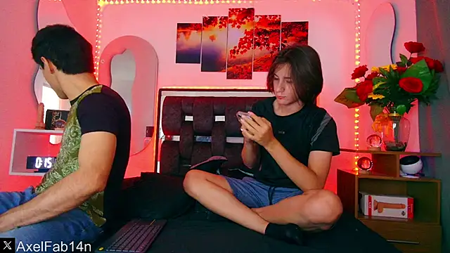 Snapshot of Alex_and_Fabian chatting on January 31, 6:36 pm Alex and Fabian online show from January 31, 6:36 pm