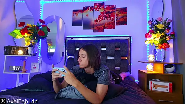 Snapshot of Alex_and_Fabian chatting on February 17, 6:37 pm Alex and Fabian online show from February 17, 6:37 pm