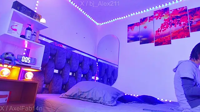 Snapshot of Alex_and_Fabian chatting on November 19, 8:31 pm Alex and Fabian online show from November 19, 8:31 pm