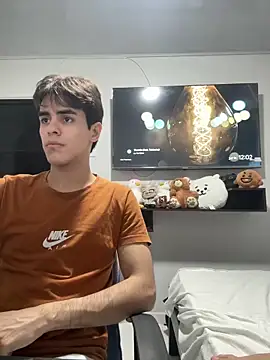 Snapshot of Alex_and_Fabian chatting on December 18, 5:02 am Alex and Fabian online show from December 18, 5:02 am