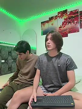 Snapshot of Alex_and_Fabian chatting on March 20, 3:55 am Alex and Fabian online show from March 20, 3:55 am