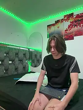 Snapshot of Alex_and_Fabian chatting on March 21, 3:44 am Alex and Fabian online show from March 21, 3:44 am