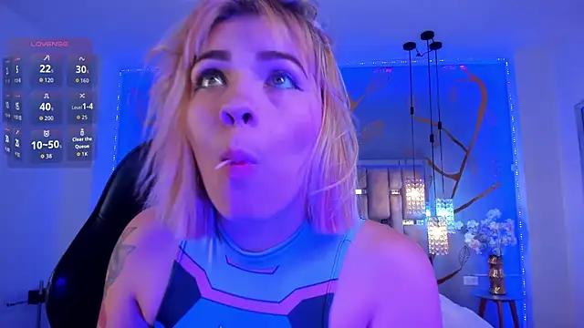 Snapshot of AlessiaDouce chatting on September 25, 4:16 am AlessiaDouce online show from September 25, 4:16 am